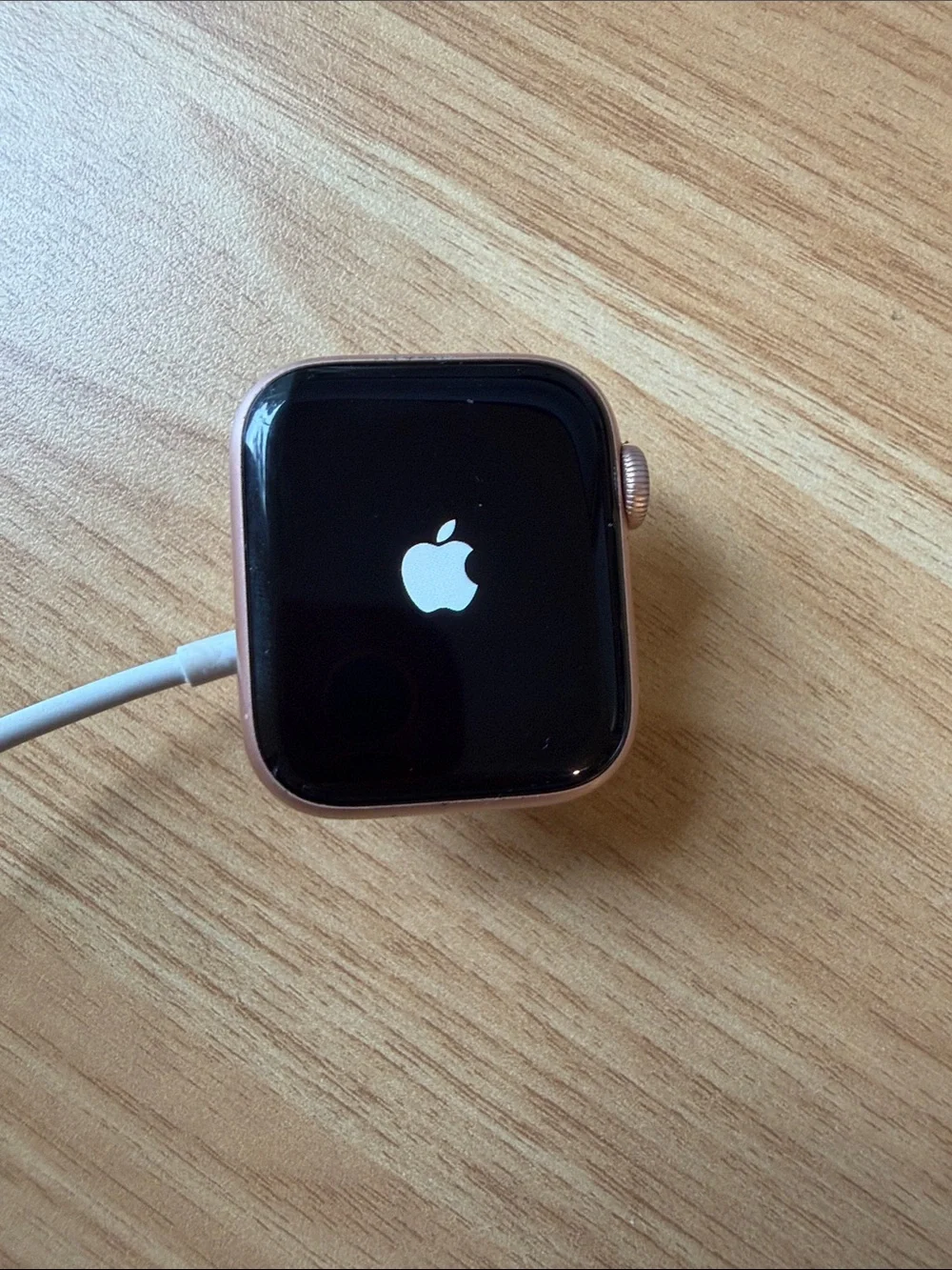 Apple Watch Rose Gokd Series 5, 40mm Bundle